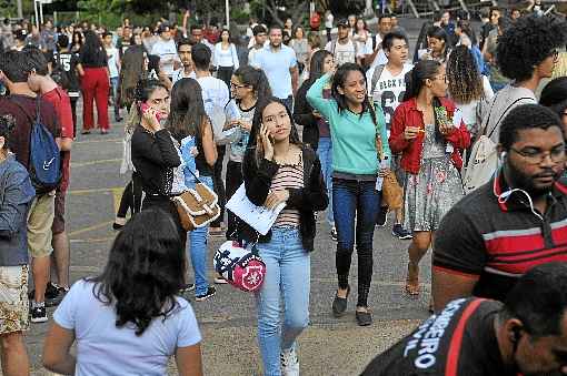 Pelo menos 5,1 milhões de estudantes secundaristas vão fazer, daqui a pouco mais de dois meses, as provas no país