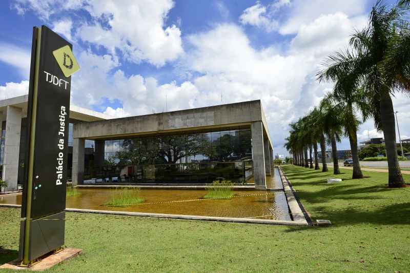 Estudante do 3º ano do ensino fundamental foi atingido por uma barra de ferro. O menino sofreu traumatismo craniano e perdeu a audição de um dos ouvidos