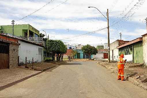 O crime ocorreu em via pública da QR 413, em Samambaia, onde a vítima foi atacada a facadas