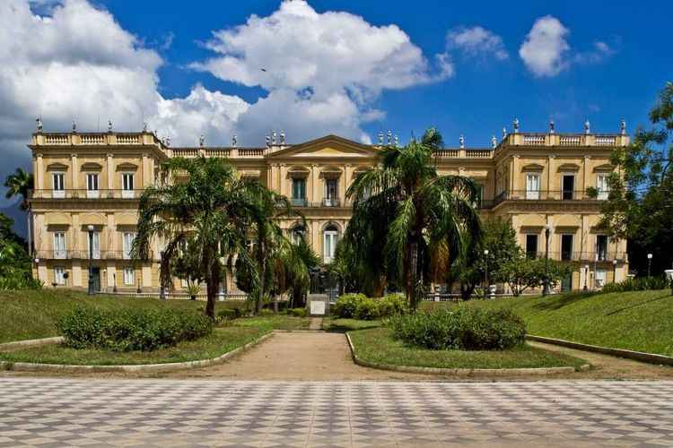 foto do museu nacional do RJ antes do incêndio