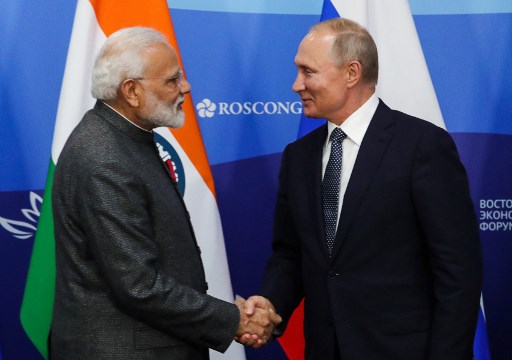 Presidente da Rússia, Vladimir Putin, e o primeiro-ministro indiano, Narendra Modi.