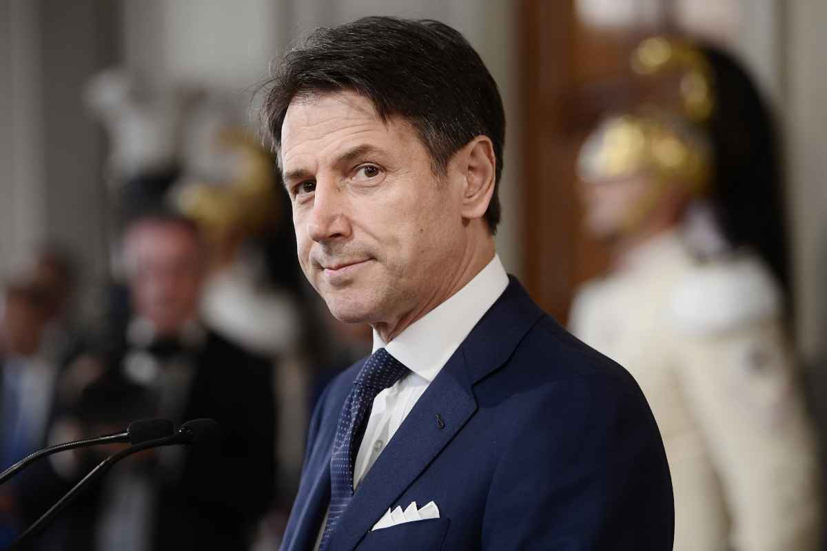 O primeiro-ministro Giuseppe Conte anunciou a composição de um Executivo, formado por sete mulheres e 14 homens