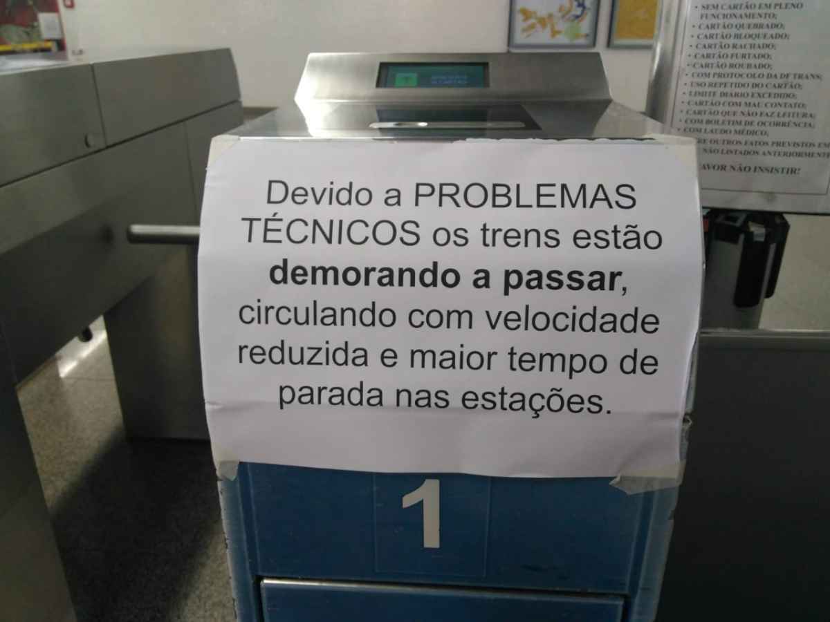 Falha não coloca segurança dos passageiros em risco, diz Metrô