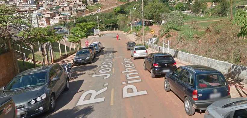 Rua João Evangelista, no Bairro Santa Lúcia, local do crime desta noite