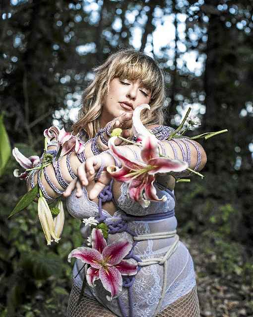 Alice Caymmi abre a programação do Festival Ocupa, na Piscina com Ondas