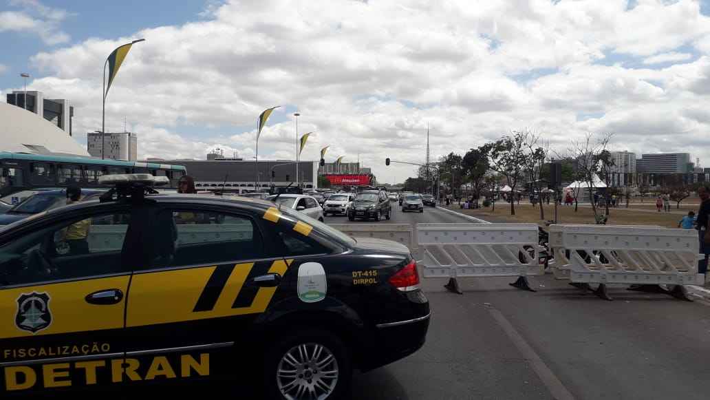 Detran libera trânsito na Esplanada dos Ministérios após desfile de 7 de Setembro