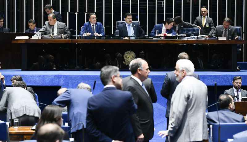 ''Este é um debate muito árido e técnico, se você coloca calor é pior e sobra para o político resolver'', disse o senador Roberto Rocha