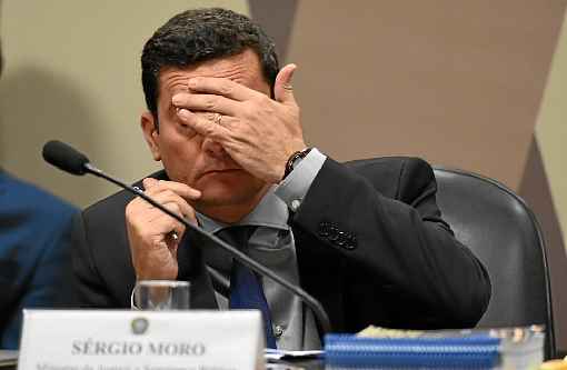 O ex-juiz Sérgio Moro e procuradores são acusados de parcialidade na operação de combate à corrupção no país