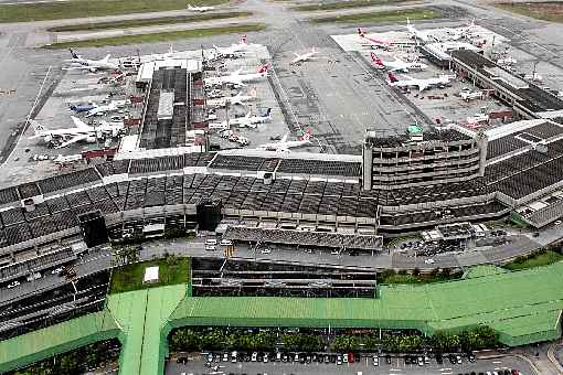 Apesar da distribuição dos espaços da aérea no terminal com maior movimento do país, aumentando a concorrência, tarifas para os passageiros subiram. Em Congonhas, alta, em maio, foi de 27% em relação ao mesmo período do ano passado