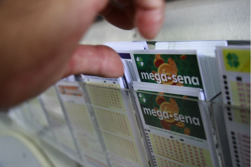 Um dos ganhadores da Mega-Sena diz que usará o dinheiro para investir em estudos