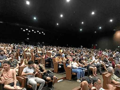 Sessão de Bacurau: Cine Brasília lotado para prestigiar o filme brasileiro premiado