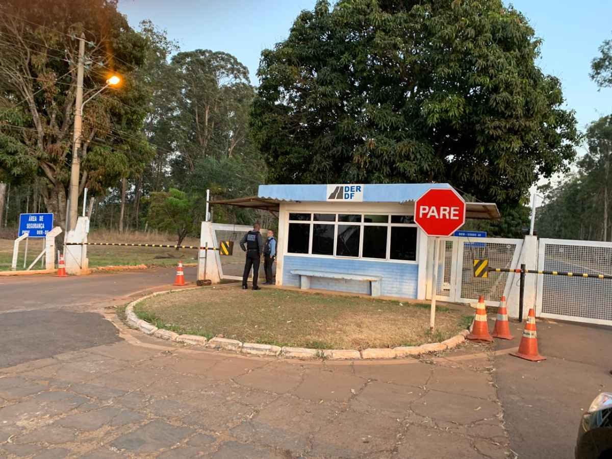 Quatro pessoas são presas em operação que investiga cobrança de propina para liberar multas do DER