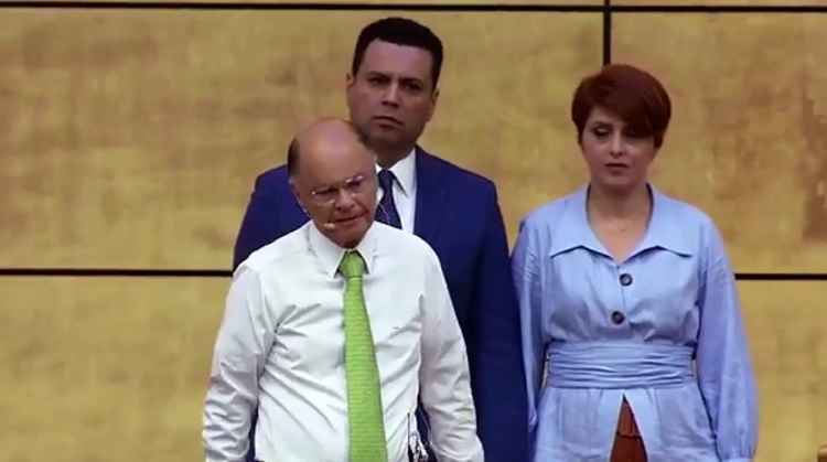 Edir Macedo com uma das filhas e o marido dela