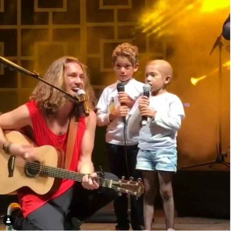 Em postagem no Instagram, a mãe de Anna Luísa, Fernanda agradeceu as mensagens recebidas. ''Para sempre o maior presente da minha vida'', diz Vitor Kley