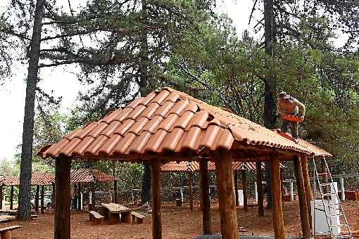 Quiosques no Parque Jardim Botânico são reformados para uma feira de sustentabilidade que ocorrerá no final de semana