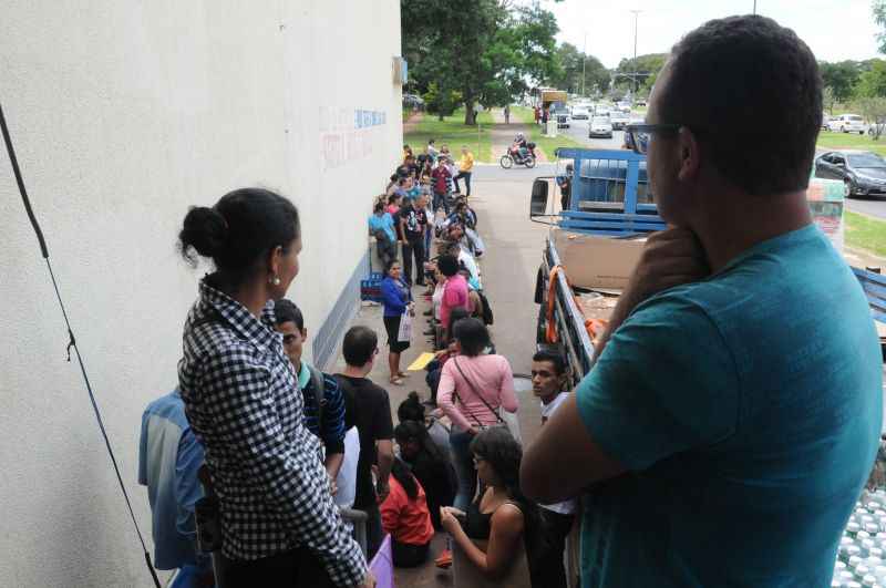 Fila para vaga de emprego