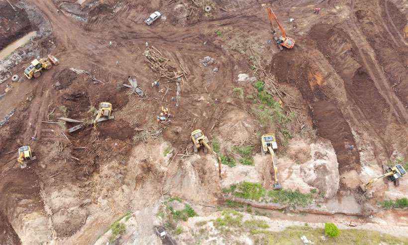 Buscas em Brumadinho após rompimento da barragem