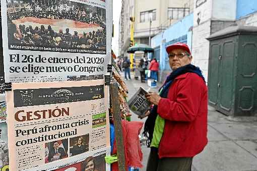 Peruanos acordam com o país mergulhado em impasse constitucional: crise política entre os Poderes chega a ponto culminante