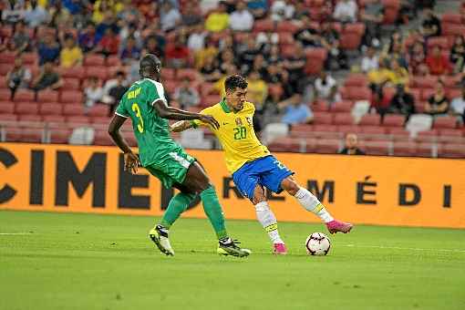 O atacante Roberto Firmino foi o destaque do Brasil e abriu o placar da partida