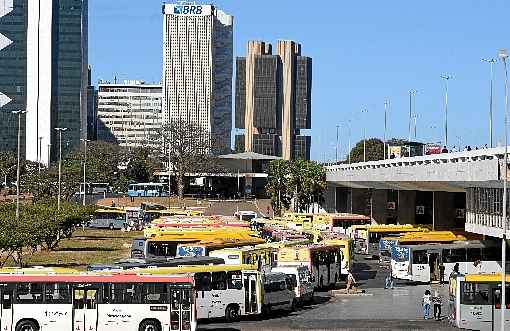 Ônibus vão rodar com escala comum de sábado, não de feriado