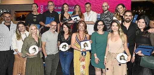 Premiados levaram para casa troféus feitos pela artista plástica Iêda Jardim