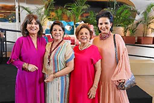 Ana Maria Gontijo, Heloisa Hargreaves, 
Maria Therezinha Falcão e Moema Leão