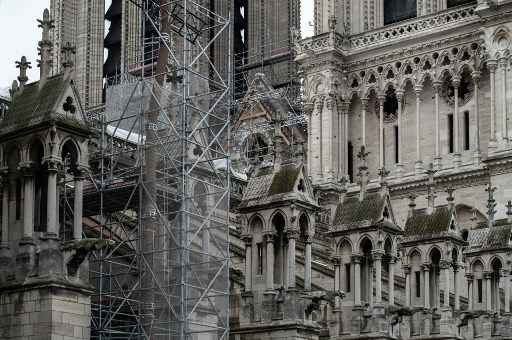 Catedral de Notre-Dame em Paris, seis meses após o incêndio que destruiu parte de sua estrutura.