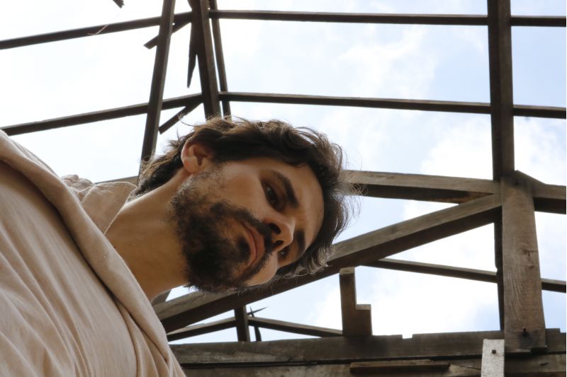 Cantor e compositor Thiago Amud apresenta novo trabalho em Brasília