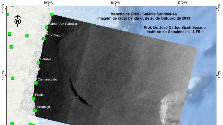 Imagem captada pelo satélite da UFRJ mostra mancha de  cerca de 200 km²