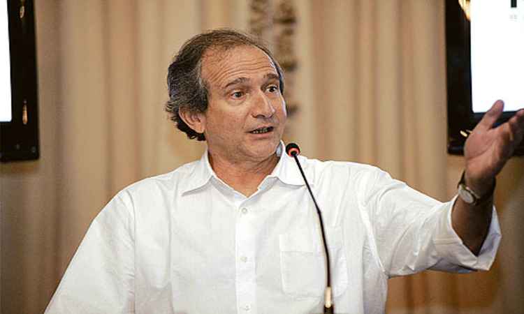 homem gesticulando - (foto: Agência fotosite/Divulgação) homem gesticulando - (foto: Agência fotosite/Divulgação)