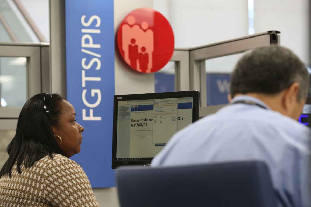 A Medida Provisória, no entanto, abre o serviço para bancos privados - (foto: Fabio Rodrigues Pozzebom/Agência Brasil) A Medida Provisória, no entanto, abre o serviço para bancos privados - (foto: Fabio Rodrigues Pozzebom/Agência Brasil)