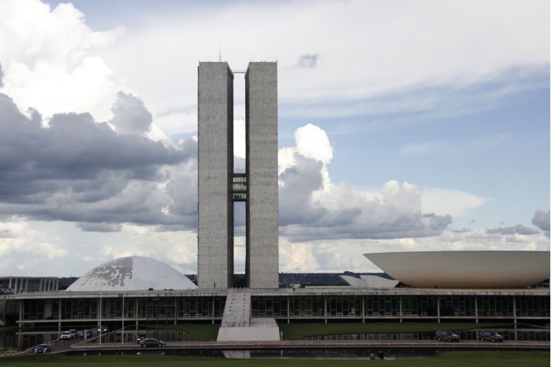 Após Previdência, parlamentares aguardam liberação de recursos de emendas