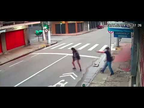 Homem mata a tiros moradora de rua no após ela pedir esmola - (foto: Reprodução) Homem mata a tiros moradora de rua no após ela pedir esmola - (foto: Reprodução)