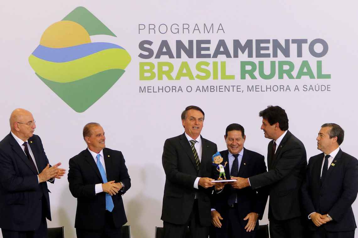 Bolsonaro lança programa para melhorar o saneamento básico em áreas rurais