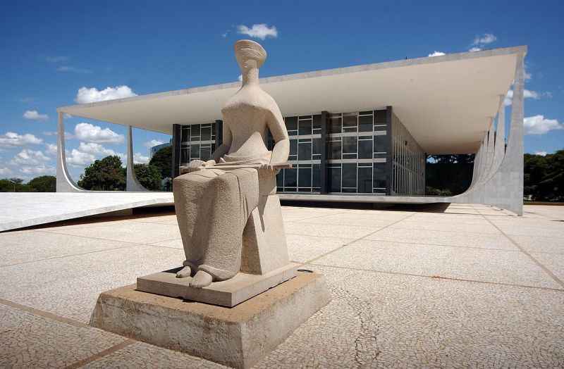 Tribunal de Contas da União libera compra de lagostas e vinhos pelo STF