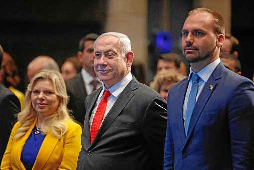 Eduardo, com o líder israelense Benjamin Netanyahu: relações perigosas