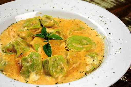 O tortellone verde com molho rosé dá um ar de Itália à ceia de Natal