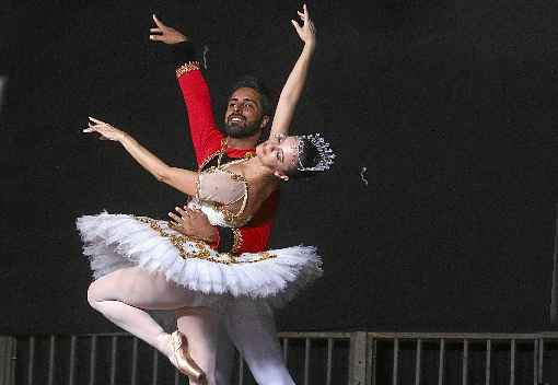 União entre orquestra e balé brasiliense leva ao público o clássico natalino de Tchaikovski