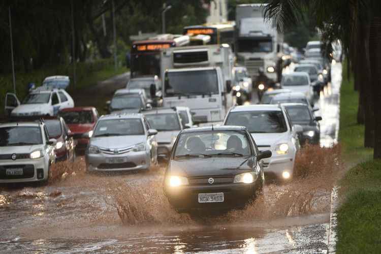 A temperatura máxima nesta sexta-feira deve ficar em 30° no Distrito Federal e, a mínima, de 18°C