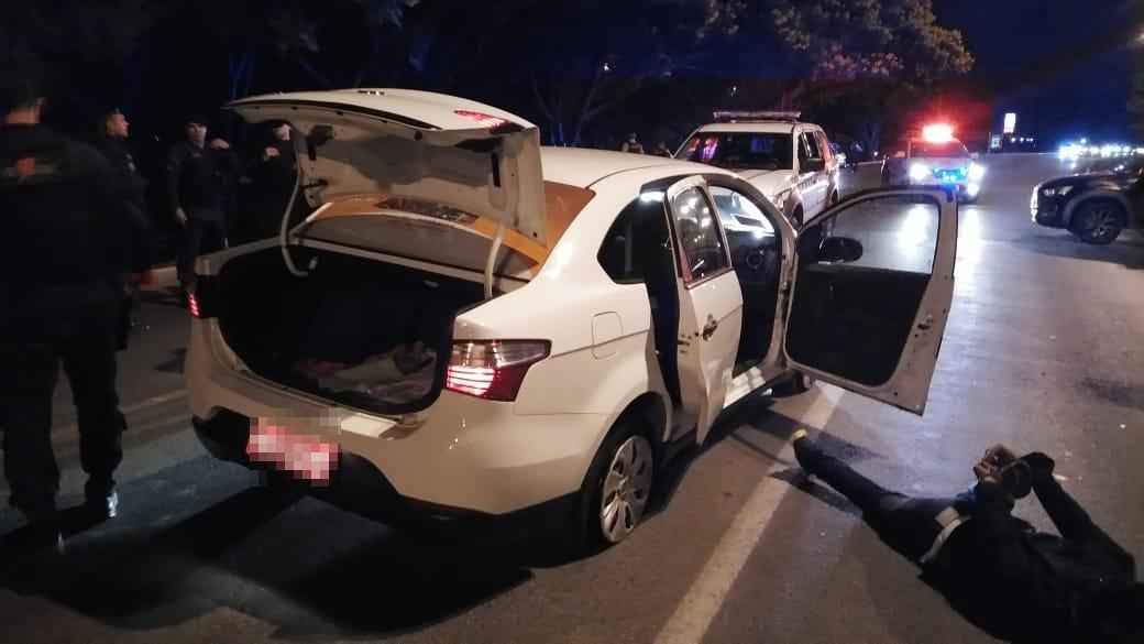 Carro foi interceptado no Setor de Clubes Sul