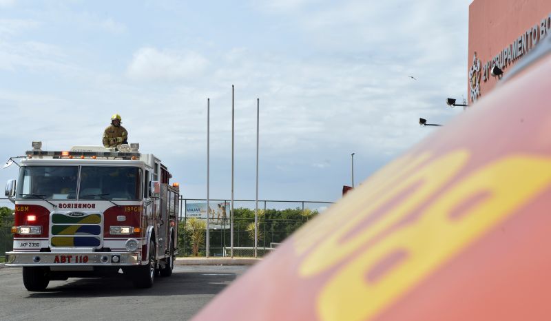 Para atender a ocorrência, o Corpo de Bombeiros enviou quatro viaturas e 18 militares