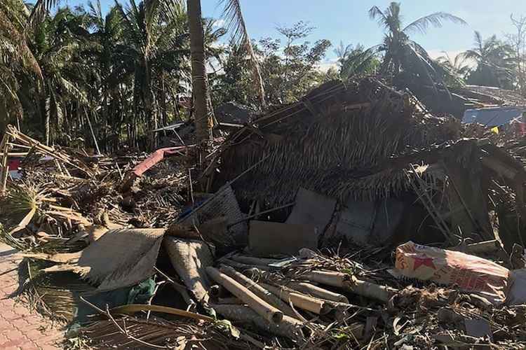 Furacão deixou as Filipinas no sábado (28/12) depois de passar por várias ilhas do arquipélago