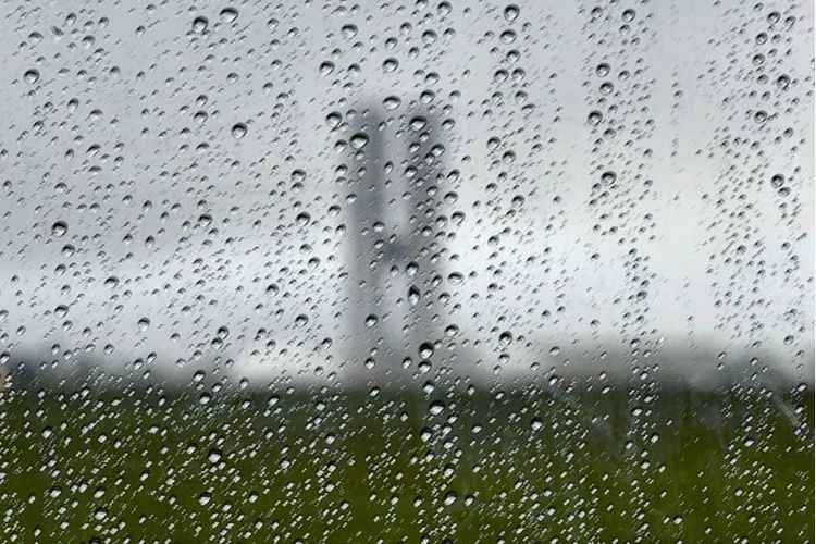 Vai se preparando para as festividades, brasiliense, só tenha cuidado para não tomar um banho de chuva na virada do ano.