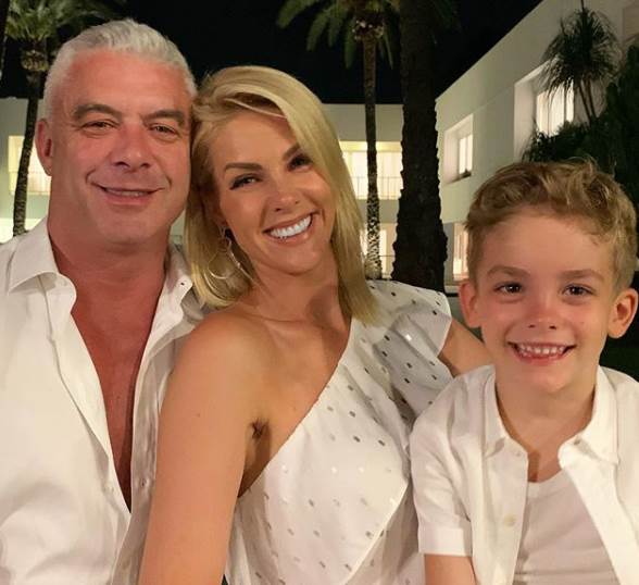 Apresentadora Ana Hickmann e famÃ­lia