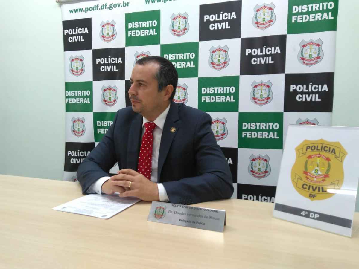 Delegado-adjunto da 4Âª DP (GuarÃ¡), Douglas Fernandes de Moura, esclarece homicÃ­dio ocorrido no GuarÃ¡ no primeiro dia do ano