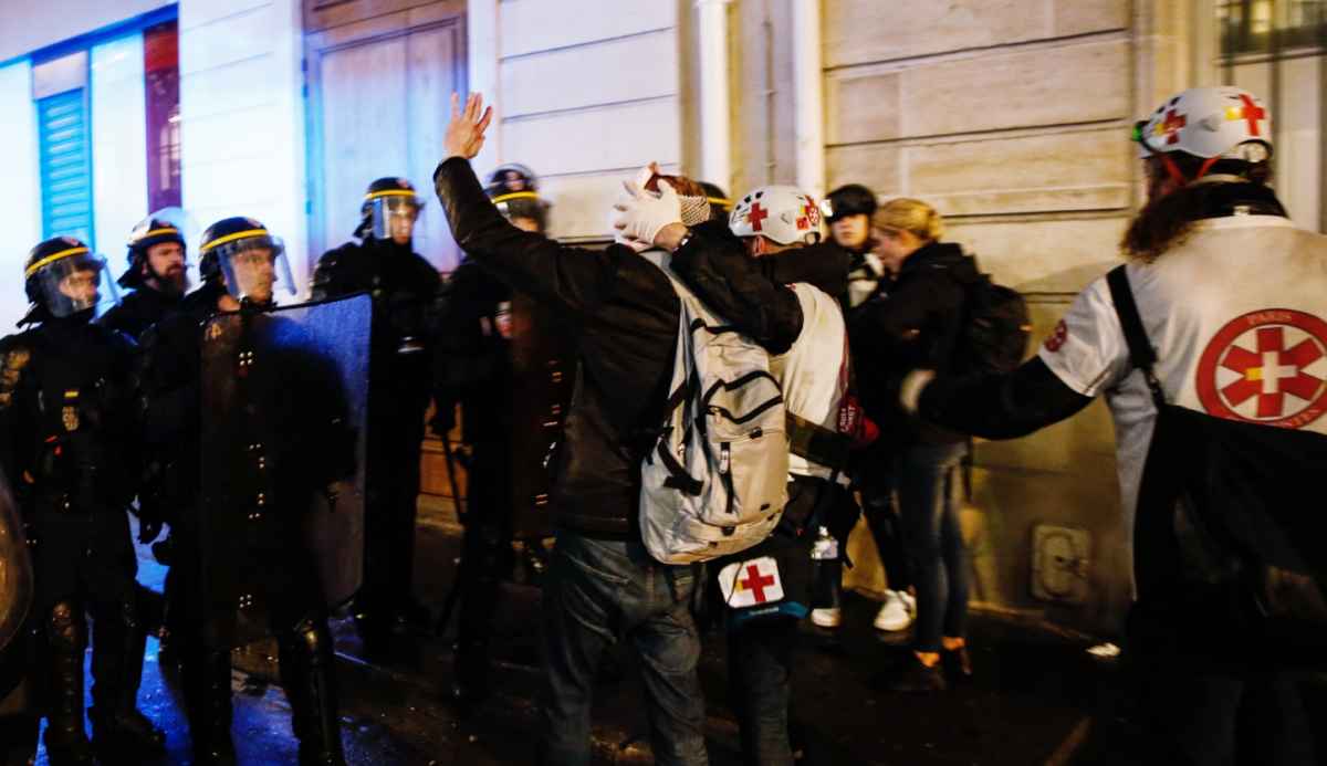 HÃ¡, pelo menos um mÃªs, os sindicatos de protesto lutam contra a reforma previdenciÃ¡ria de Macron