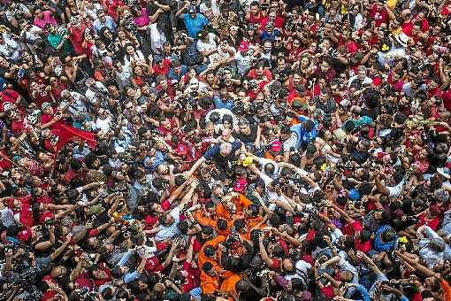 A grata surpresa foi a indicaÃ§Ã£o do filme de Petra Costa Democracia em vertigem