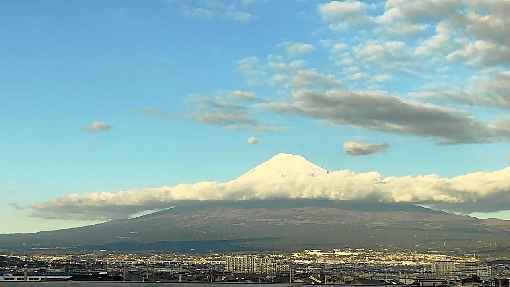 Japoneses acreditam que o Monte Fuji, uma das trÃªs montanhas sagradas, Ã© a porta de entrada para um novo mundo