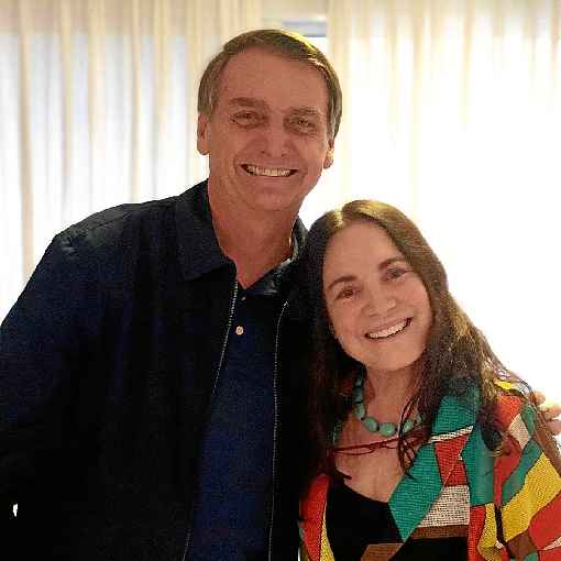 Durante a campanha eleitoral, Bolsonaro postou foto em uma rede social com a %u201CNamoradinha do Brasil%u201D