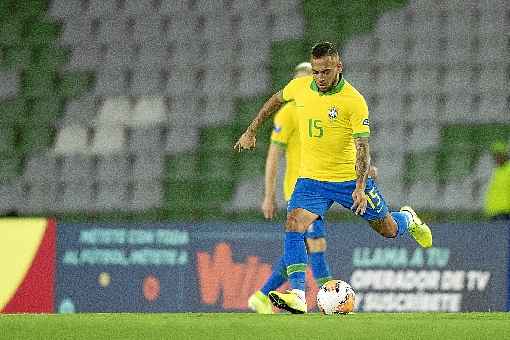 Maycon entrou na estreia contra o Peru e ajudou a segurar a vitÃ³ria